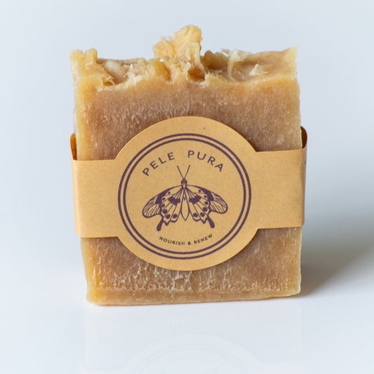 Cupuaçu Cuddles is an unscented, tender and nurturing soap from Pele Pura specially crafted for your baby's delicate skin. Enriched with the wholesome goodness of cupuaçu butter and breast milk. Pele Pura is crafted with love and care in Chicago, IL.